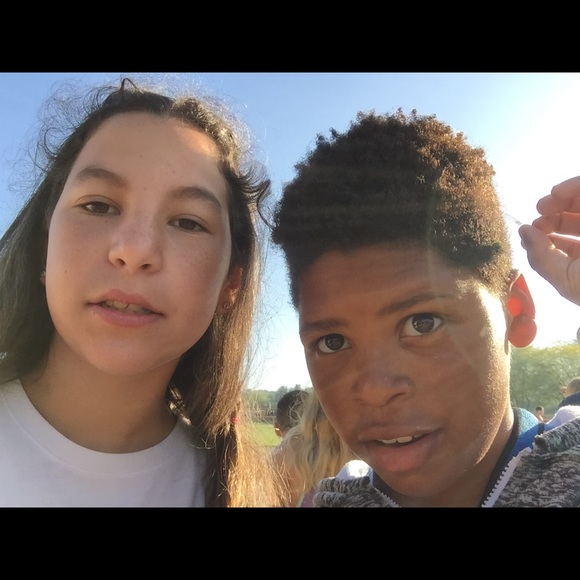 Meet your Posher, Ariel - Picture 1 of 1